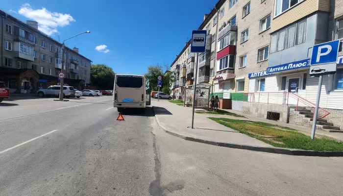 Женщине оторвало палец на выходе из барнаульской маршрутки