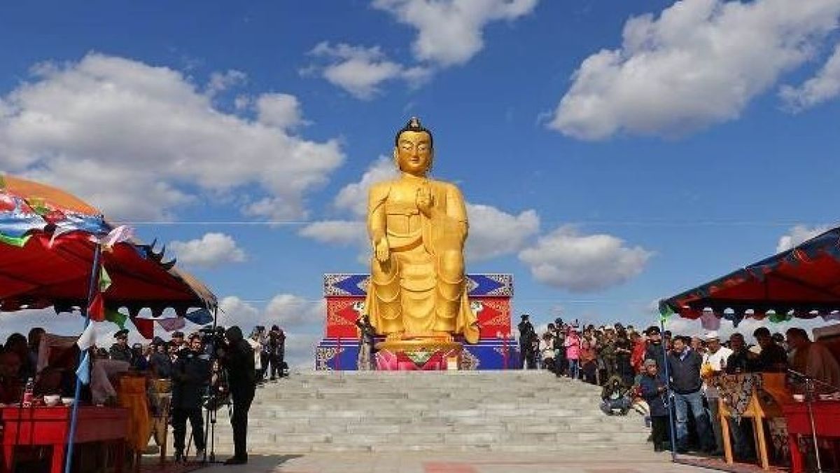 Самая большая в Европе статуя Будды появилась в России