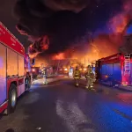 Пожар на складе площадью 80 тысяч квадратов произошел в Санкт-Петербурге
