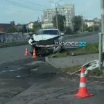 Renault Duster и Audi Q5 разбились на перекрестке в Барнауле, есть пострадавшие