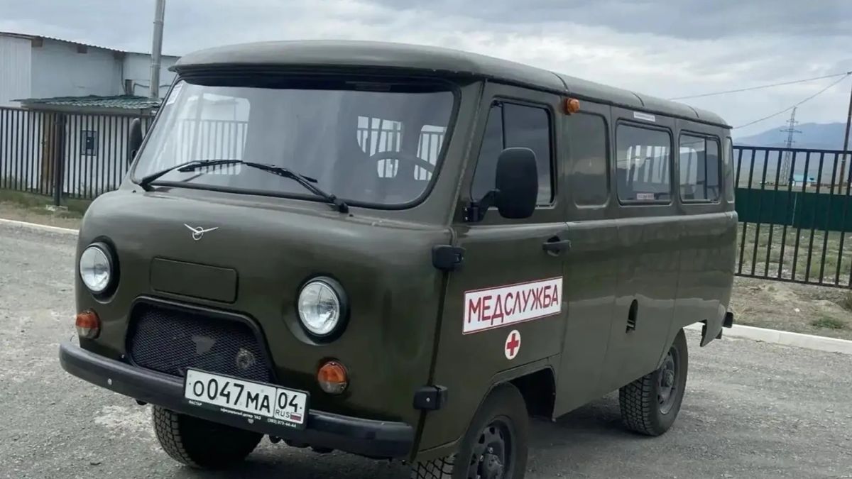 Новый УАЗ пополнил автопарк Кош‑Агачской районной больницы