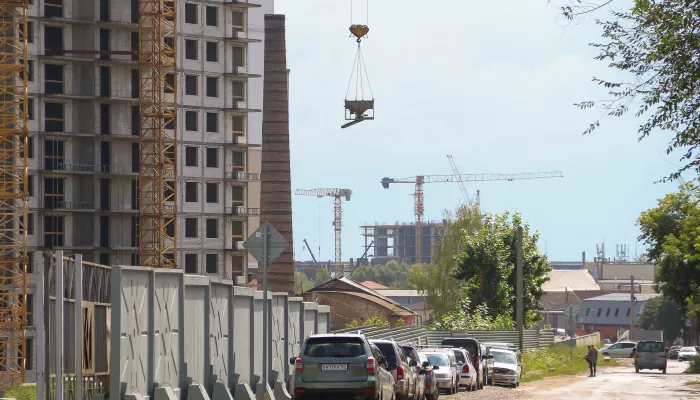 Блеск и каннибализм. В Барнауле строят тысячи квадратов дорогих бизнес-помещений