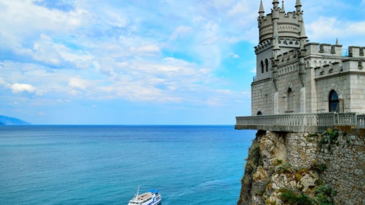 Туристы, посетившие летом Крым, оказались довольнее своим отдыхом, чем другие
