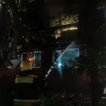 Из-за горящего балкона в Барнауле эвакуировали жильцов пятиэтажки