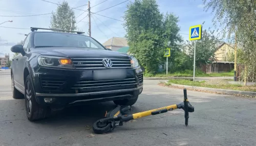 Два мальчика на электросамокате попали под автомобиль в Барнауле