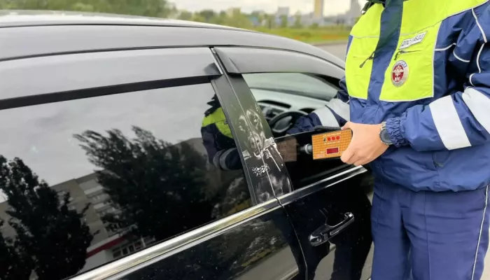 В Барнауле на рейде по прямотоку поймали пьяного водителя и четырех без прав