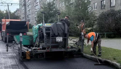 Дорожники продолжают приводить в порядок улицы Барнаула: где прошли работы