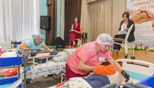 Лучших профессиональных помощников по уходу определили в Алтайском крае 