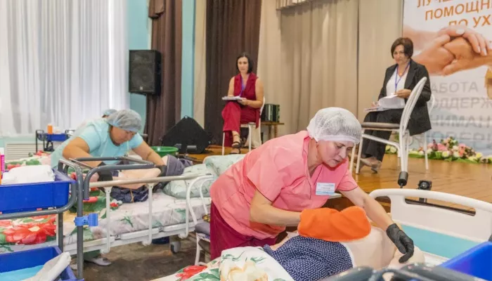 Лучших профессиональных помощников по уходу определили в Алтайском крае 
