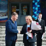 Глава Республики Алтай вручил медколледжу медаль за помощь бойцам СВО