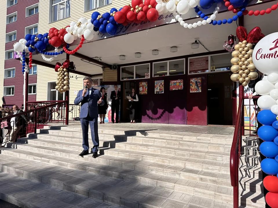 Депутаты БГД поздравили школьников с Днем знаний