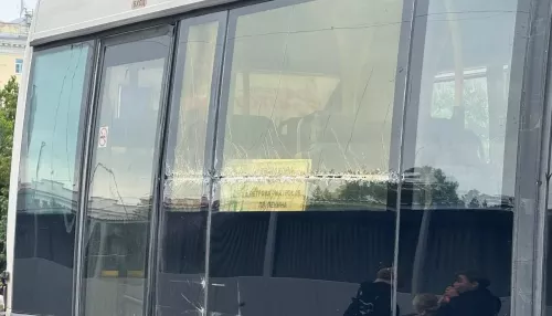 Троллейбус столкнулся с автобусом в центре Барнаула
