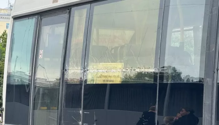 Троллейбус столкнулся с автобусом в центре Барнаула