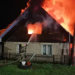 Два крупных пожара произошли ночью в Алтайском крае, погиб человек