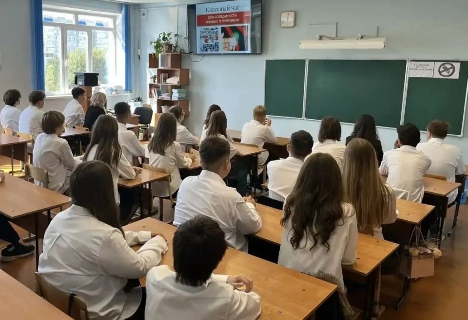 В учреждениях образования Барнаула проходят мероприятия ко Дню солидарности в борьбе с терроризмом