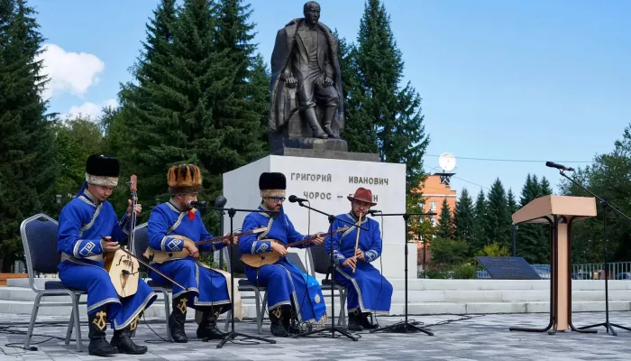 В Горно-Алтайске открыли обновленный сквер имени художника Г. И. Чорос-Гуркина