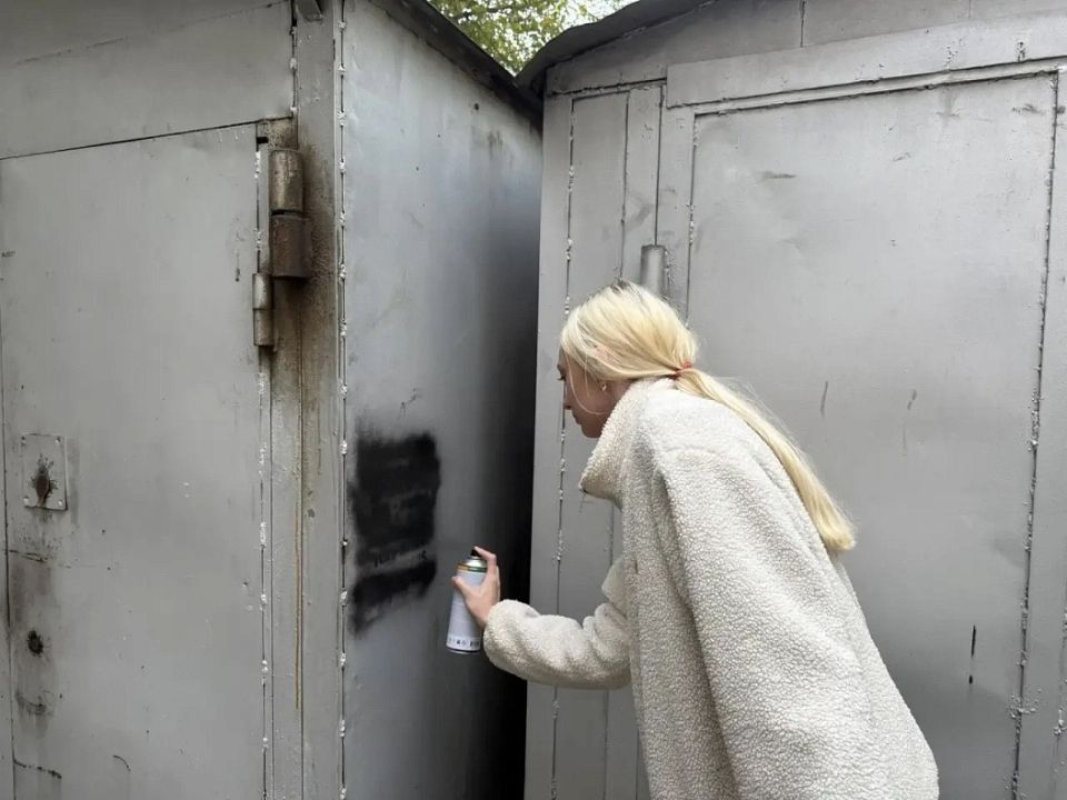 В Октябрьском районе в рамках акции "СтопНаркотик" закрасили 13 незаконных надписей