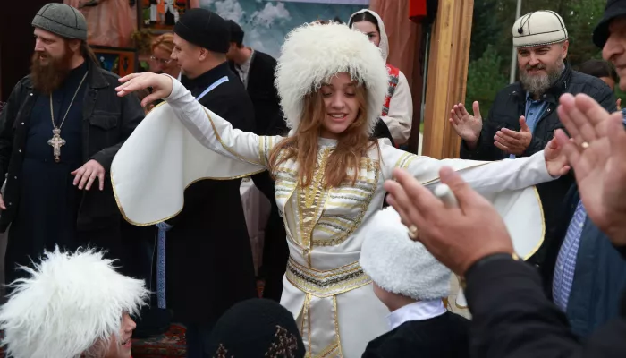 Единой семьей: юбилейный фестиваль национальных культур прошел в День города. Фото