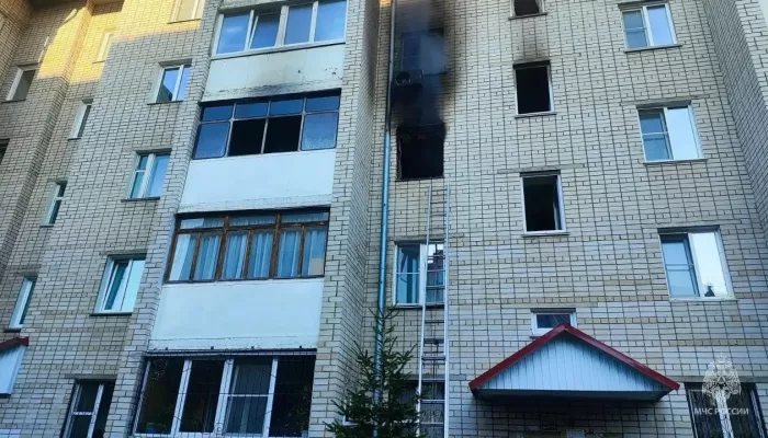 Два человека попали в больницу после пожара в барнаульской квартире