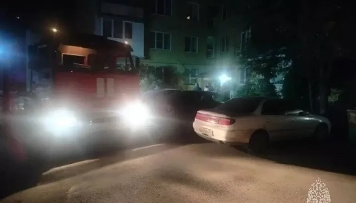 Пожар произошел на первом этаже девятиэтажки в Барнауле