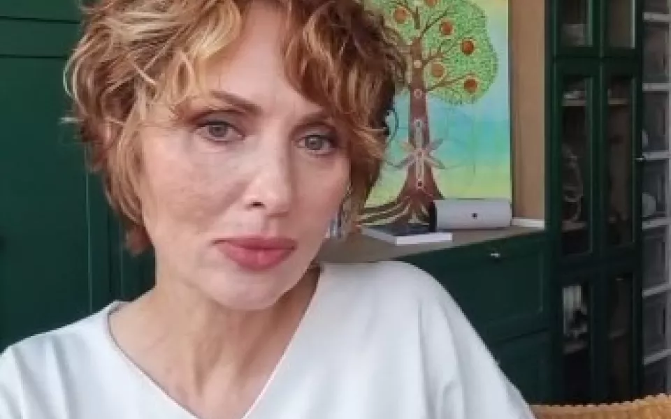 Звезда Кухни Елена Ксенофонтова сменила образ и скинула 10 лет