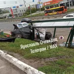 Mercedes насмерть сбил звезду соцсетей на остановке в Ярославле