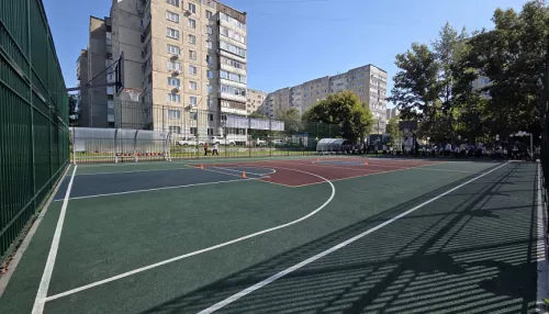 Современные спортивные пространства открыли в барнаульских школах