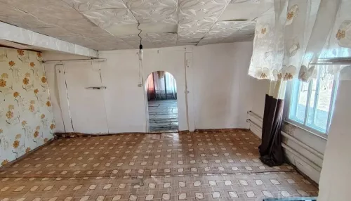 Дом с участком в Горном Алтае продают за 650 тысяч рублей. Фото