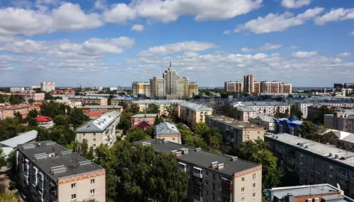 Двухэтажную квартиру с джакузи и зимним садом продают за 30 млн в центре Барнаула