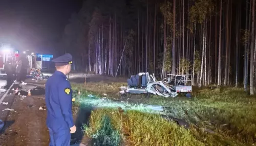 13 человек погибли при столкновении автобуса, лесовоза и авто под Архангельском