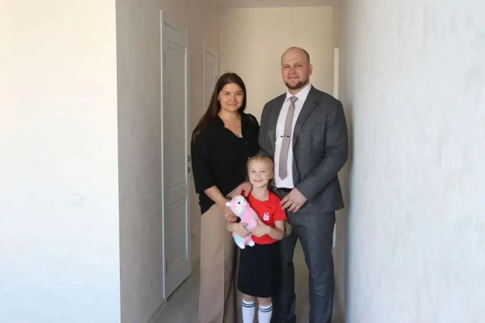 Педагогам АГАУ передали ключи от квартир