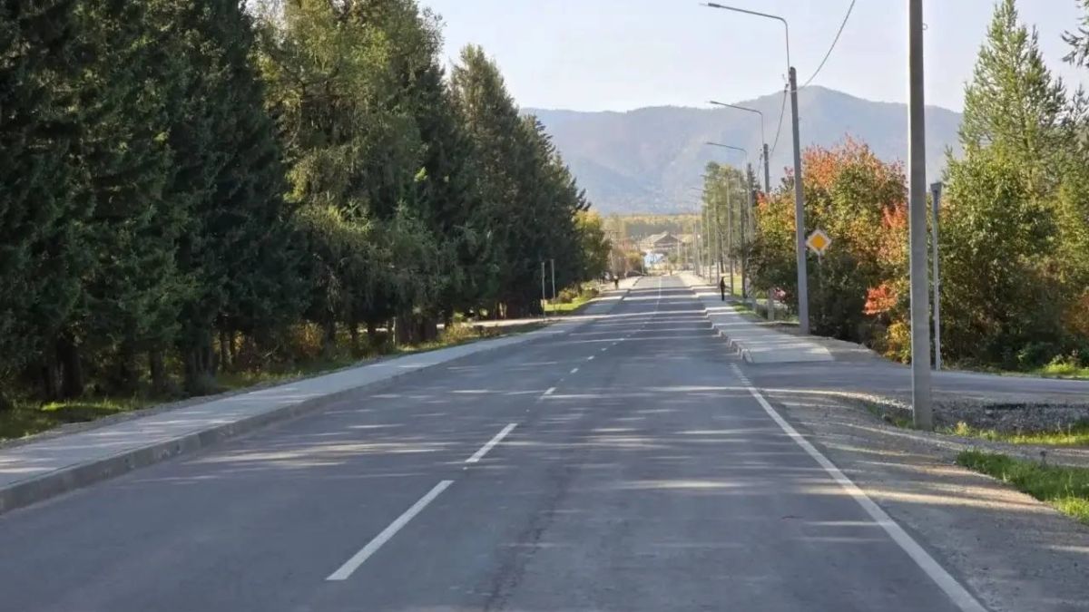 В Республике Алтай продолжается комплекс дорожных работ
