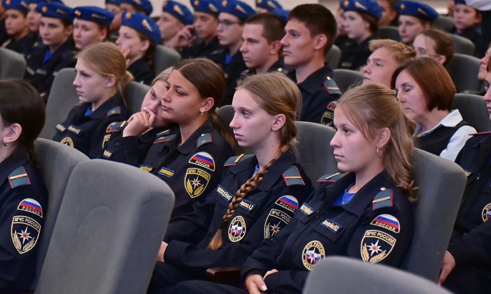 Захар Прилепин встретился с барнаульскими школьниками