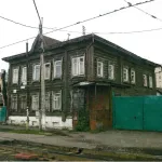 Сруб с мещанским прошлым: еще один исторический дом выставили на торги в Барнауле