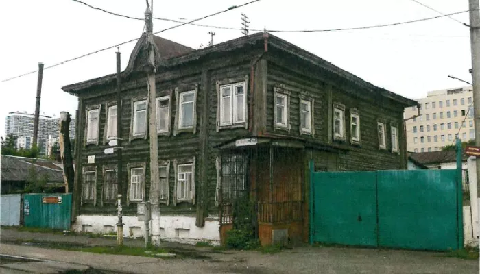 Сруб с мещанским прошлым: еще один исторический дом выставили на торги в Барнауле