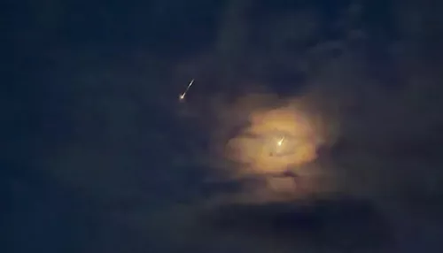 Космическую медузу и вспышки от ракеты сняли на видео в Алтайском крае