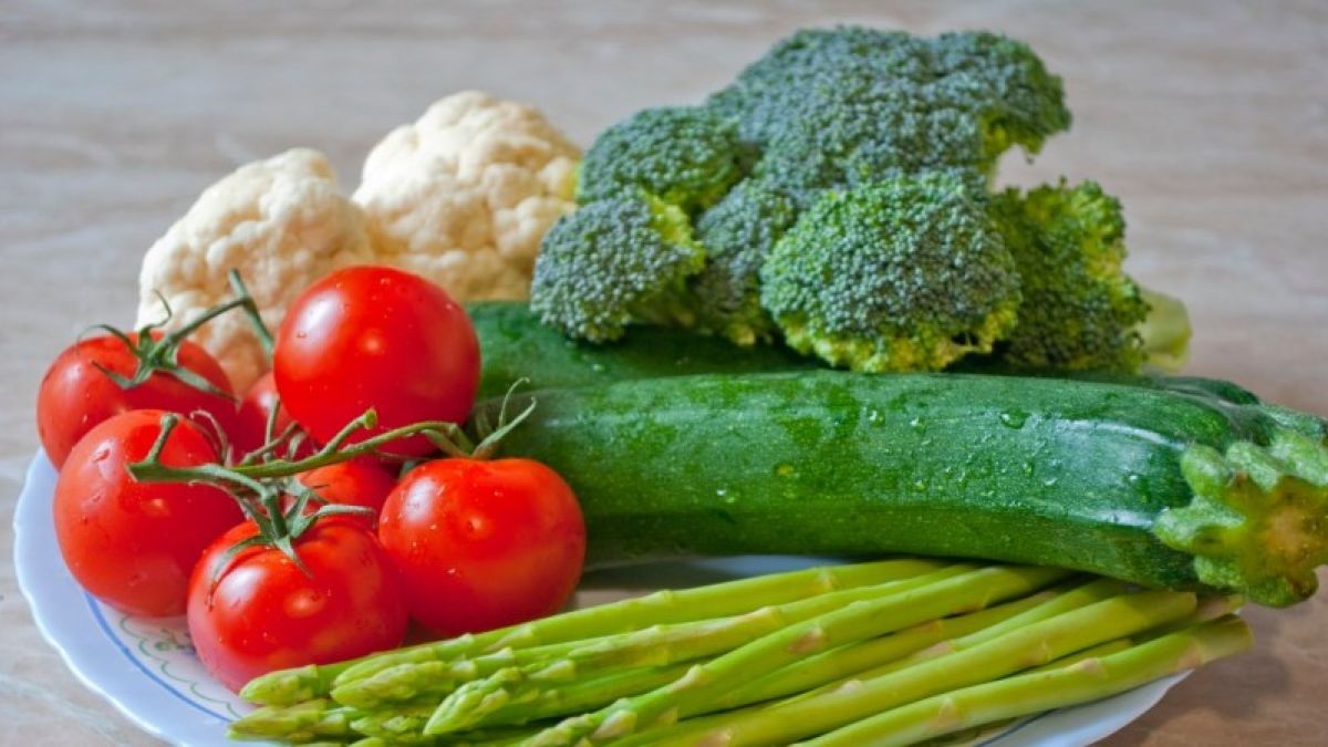 Ученые доказали вред сырых овощей для кишечника