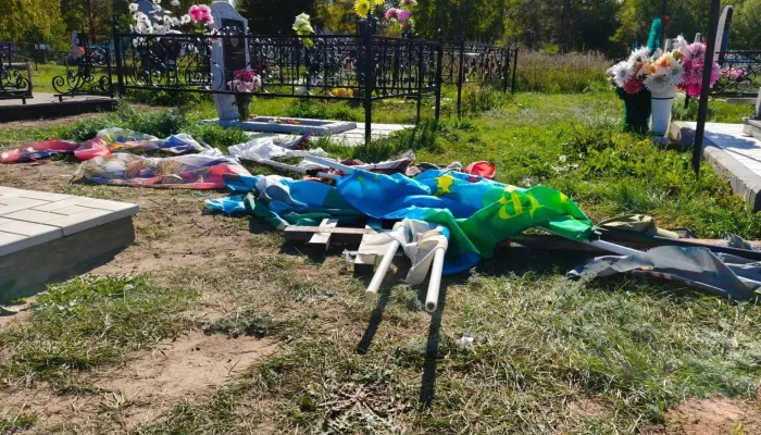 Вандалы разгромили могилы участников СВО в селе Алтайского края