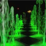 Первый пешеходный фонтан с подсветкой запустили в барнаульском сквере