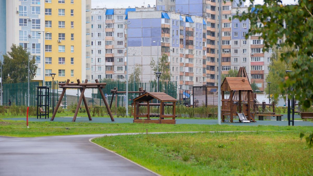 Молодой парк на ул. Шумакова, 9 в Барнауле
