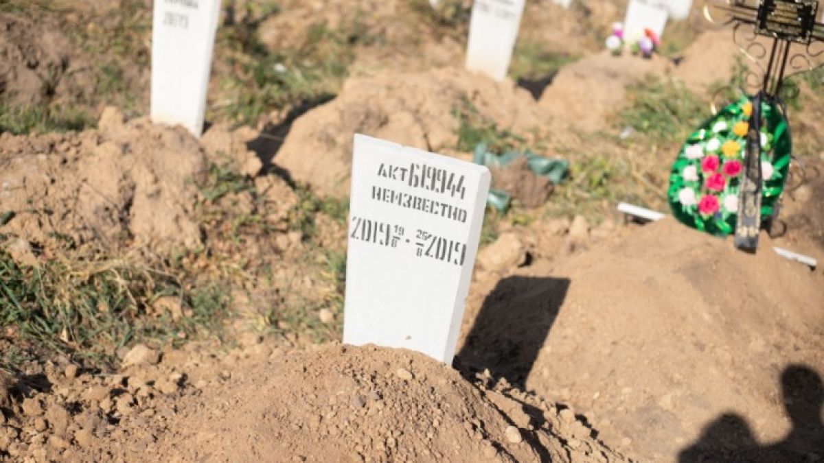 Новорожденные отказники: чьи могилы не могли закопать на кладбище во Власихе?
