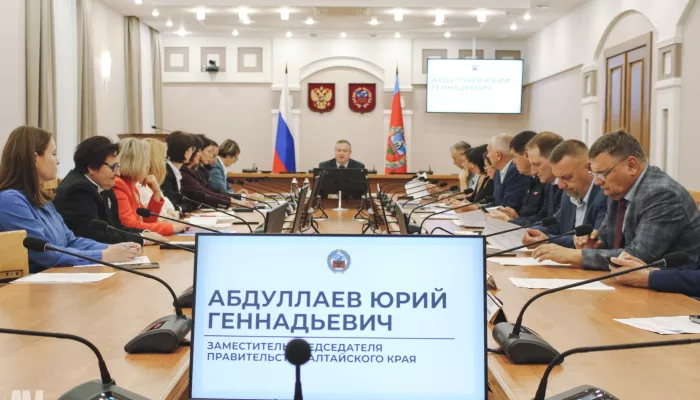 Созданы все условия: как в Алтайском крае работают с молодежью в 2026 году