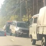 УАЗ Патриот врезался в ограждение на шоссе Ленточный бор в Барнауле