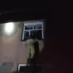 Пожарные спасли жильцов из задымленного многоквартирного дома в алтайском селе