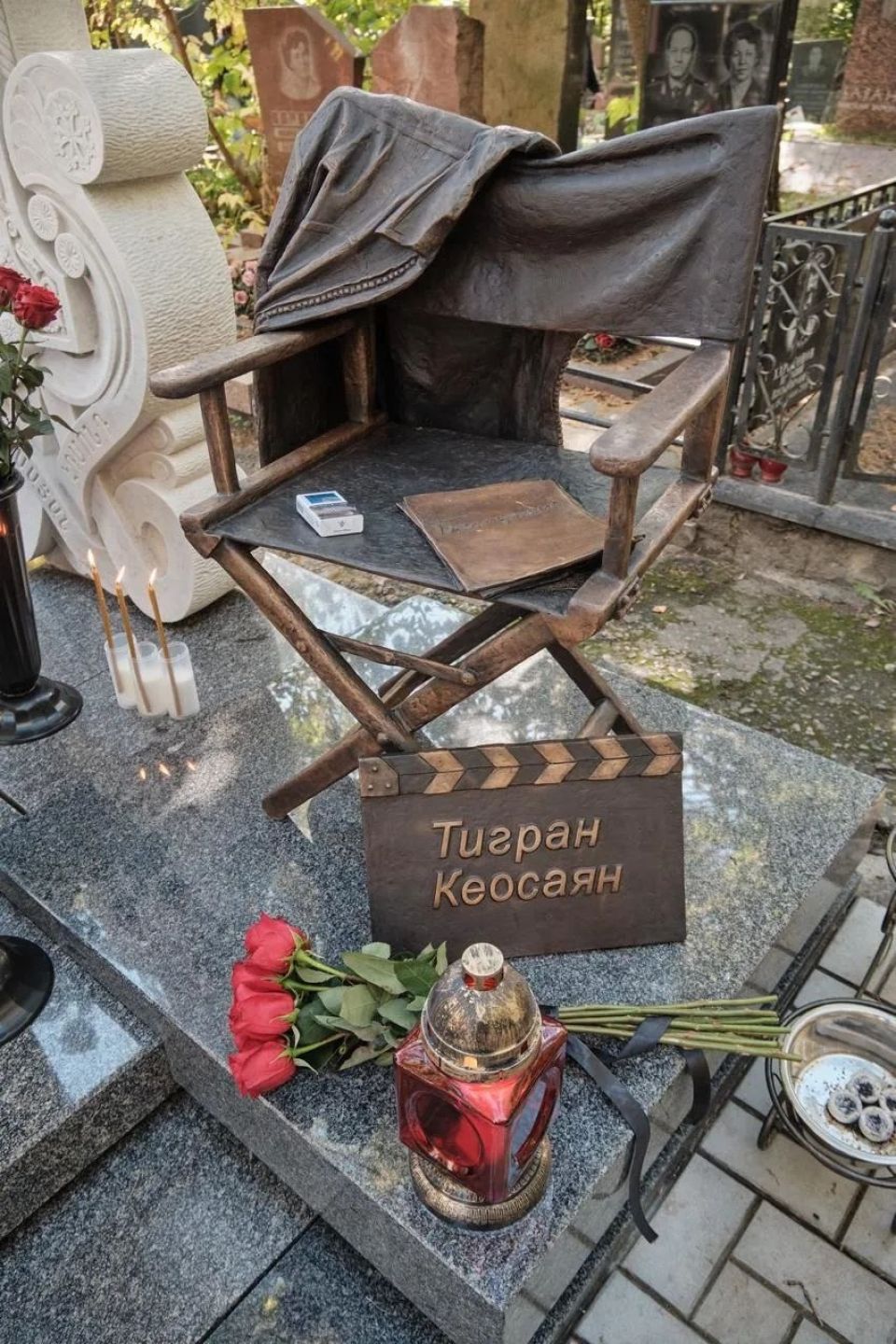 Памятник Тиграну Кеосаяну на Кунцевском кладбище в Москве
