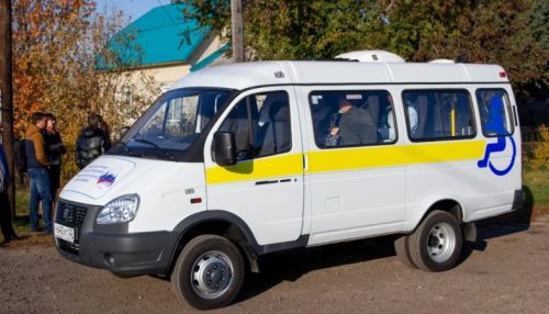 В Алтайском крае закупили 15 новых автомобилей для перевозки пожилых пациентов