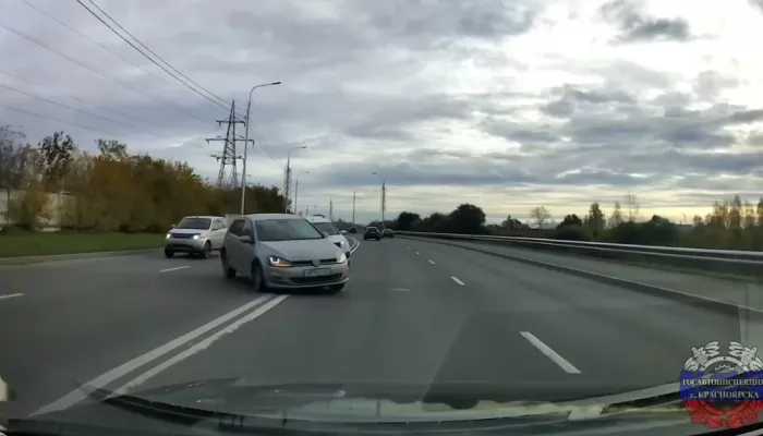 Три девушки погибли в цепной аварии в центре Красноярска: жуткие фото