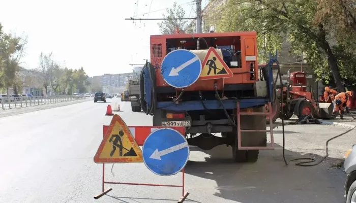 Дорожный сезон в Барнауле продолжается: где еще идут работы
