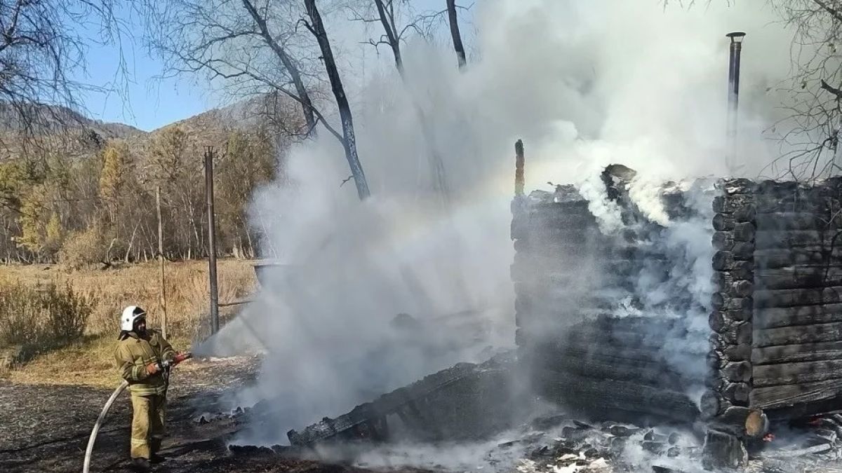 Баня сгорела в Республике Алтай 