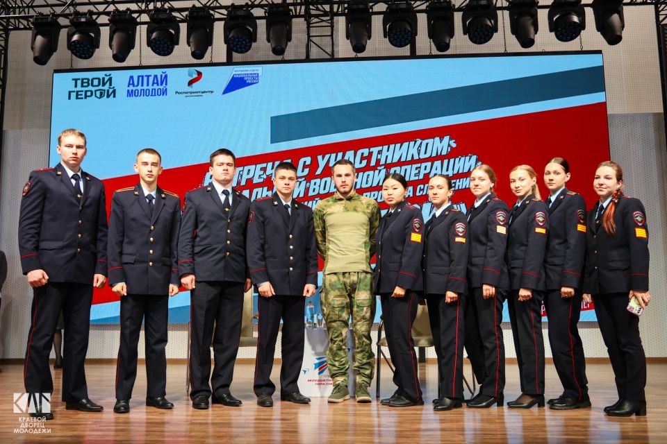 Встреча с участником специальной военной операции Антоном Лазаревым